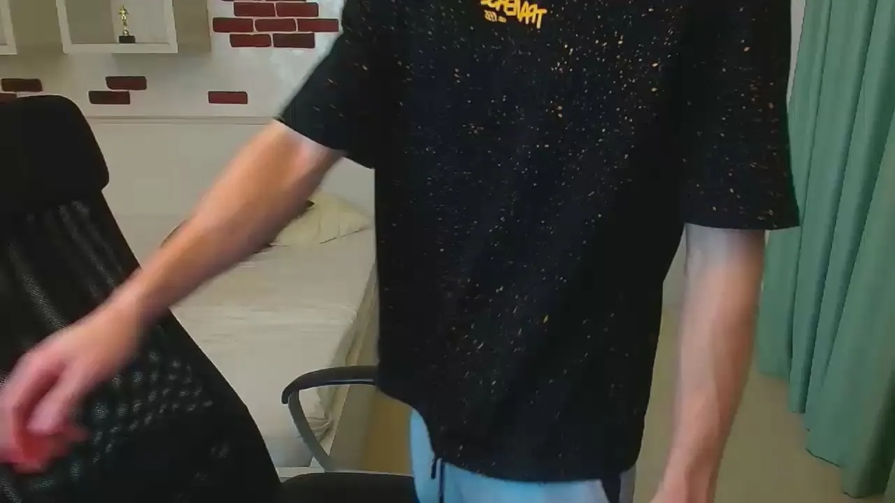 Offline BradyFlint on Cam4