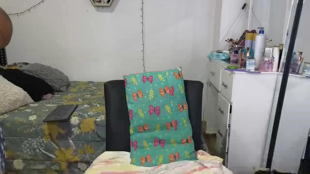 charlotte_218 — Freechat on Cam4