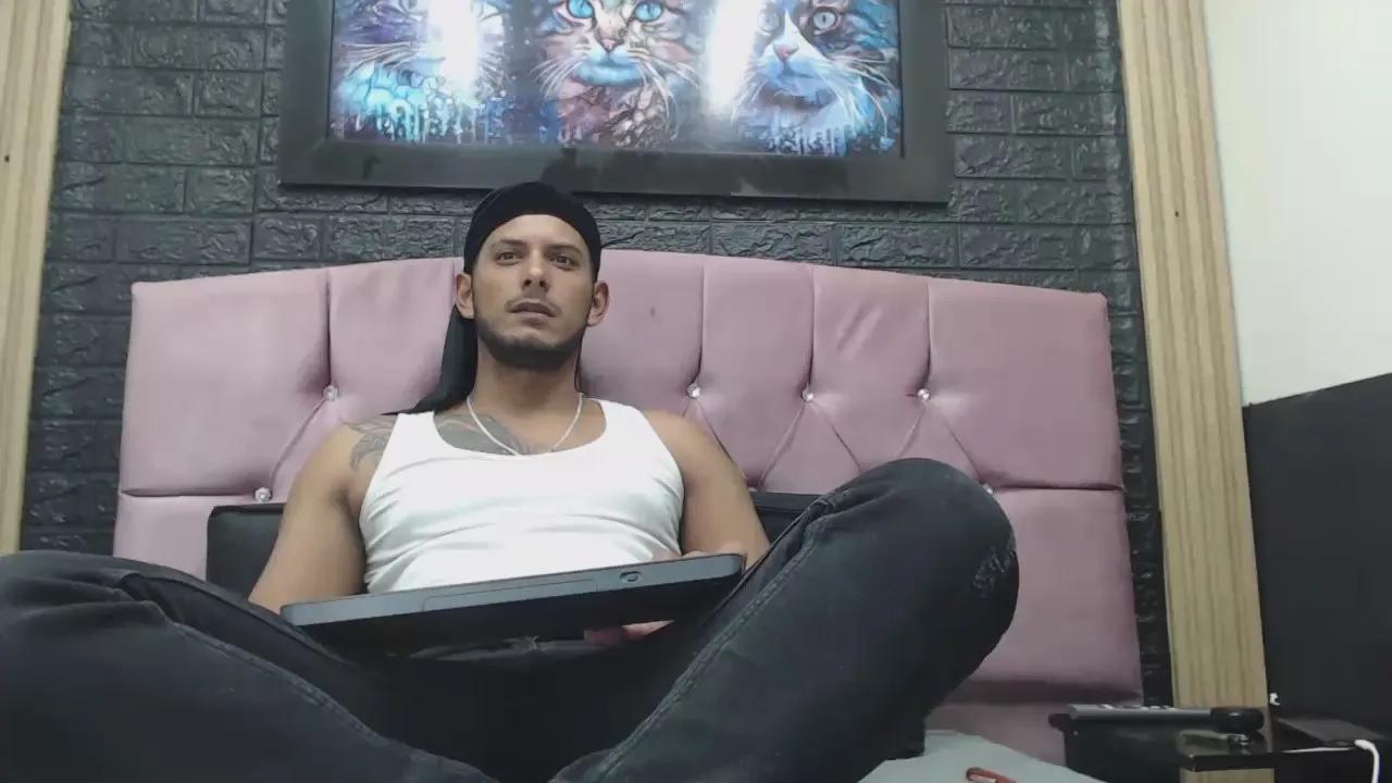 Chris_Dick99 on Cam4