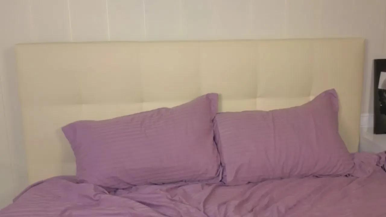 CloverChapel on Cam4