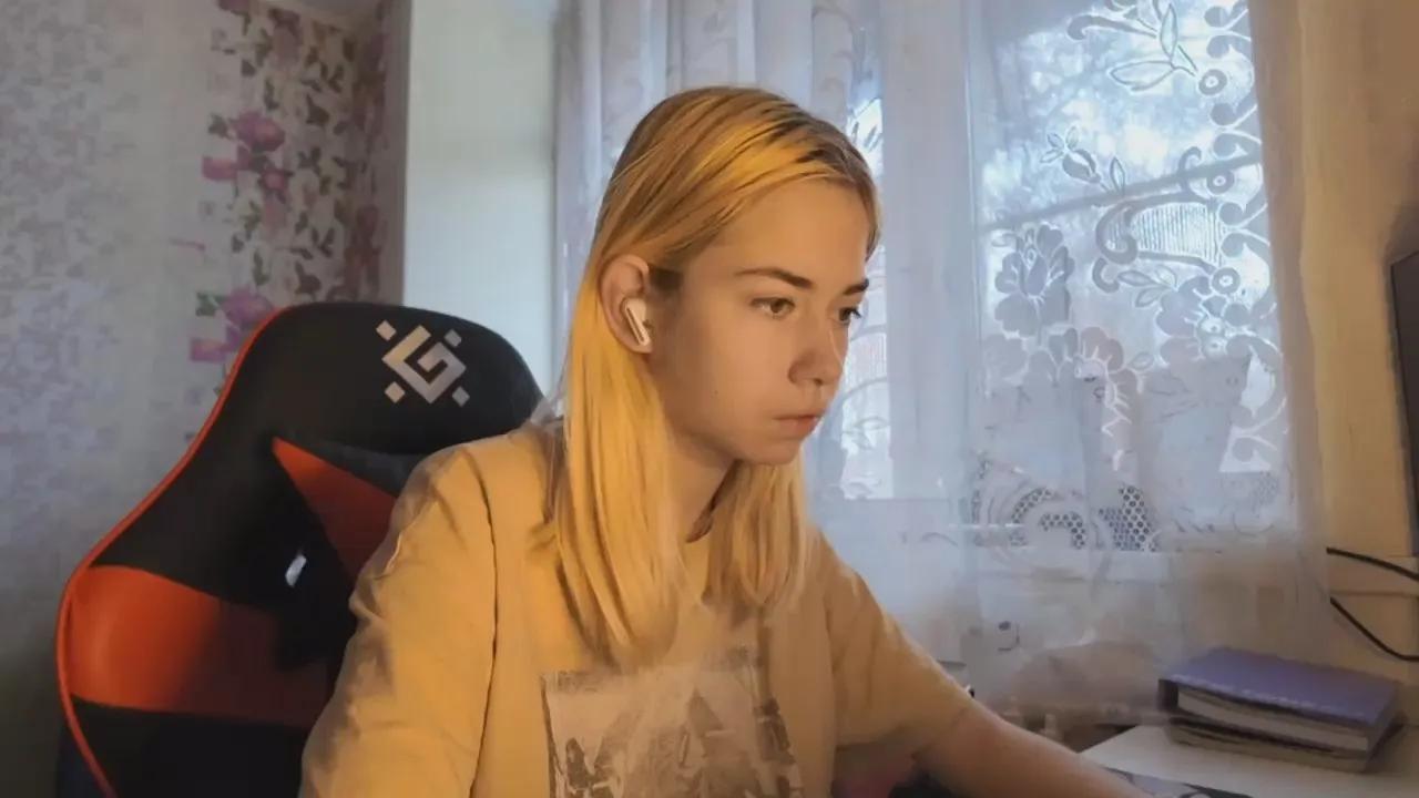 ColeenElman —  #spanking #feet #femdom #schoolgirl #cute #bdsm #amateur