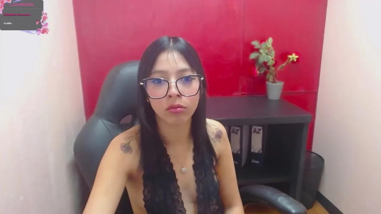 Crystal_Walls on Cam4