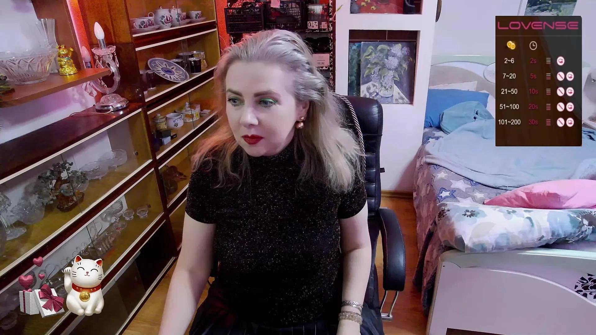 Delicecatmyau —  #feet #ass #spanking #pee #striptease #pussy #anal