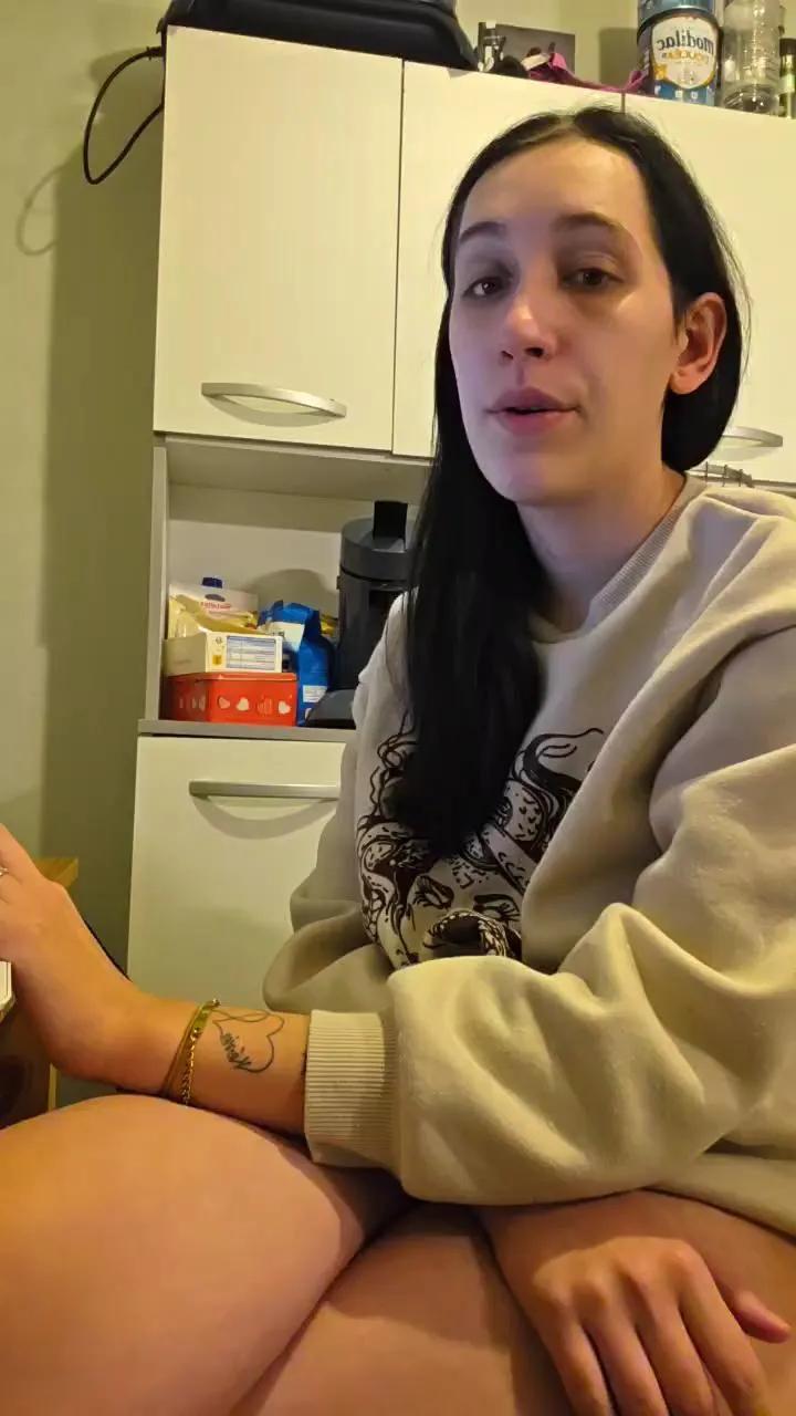 Ecolieresexy09 — Freechat on Cam4