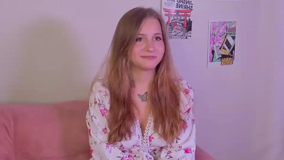 EllamaeWerley on Cam4 