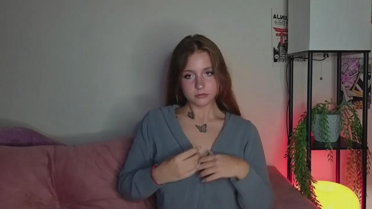 EllamaeWerley on Cam4 