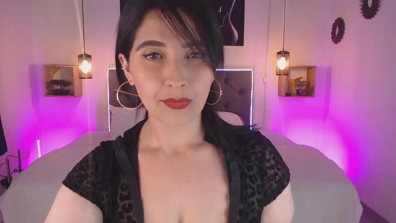 Emily_leinner —  #fisting #smoke #C2C #saliva #anal #spanking #fuckmachine