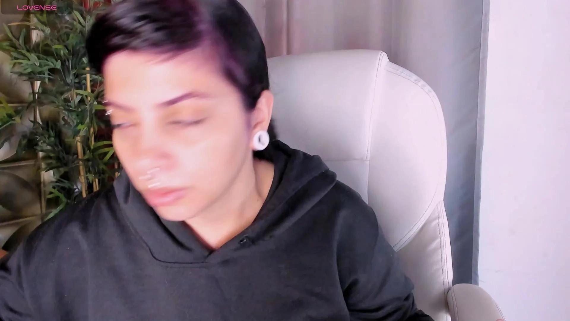 EmilySantoss —  ##fuckmachine #C2C #pee #smoke #milk #deepthroat #strapon