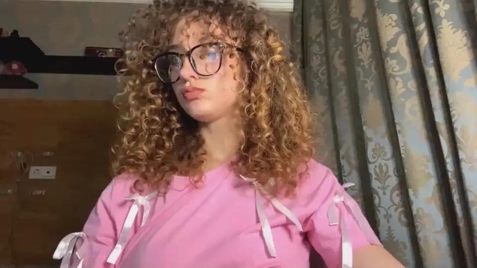 ErikaKalista —  #bigass #squirt #striptease #pee #ass #anal #cum