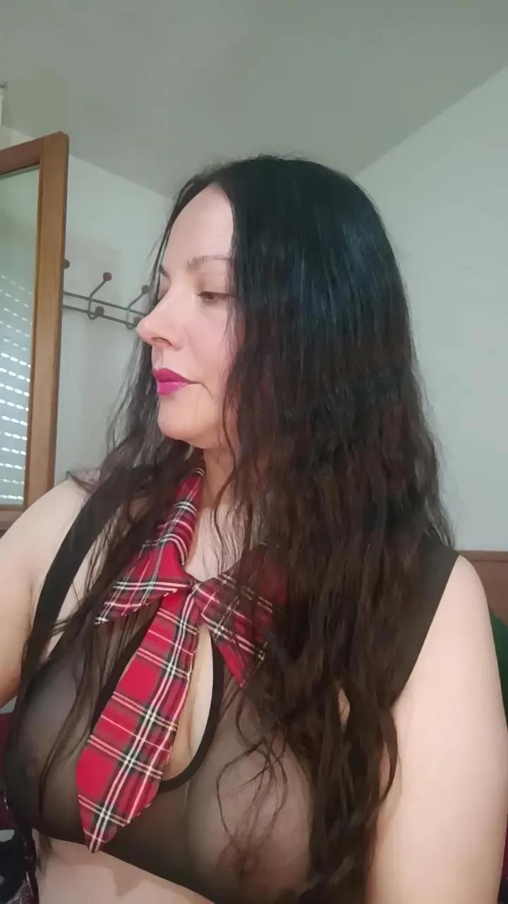 FoxySpanks — Freechat on Cam4