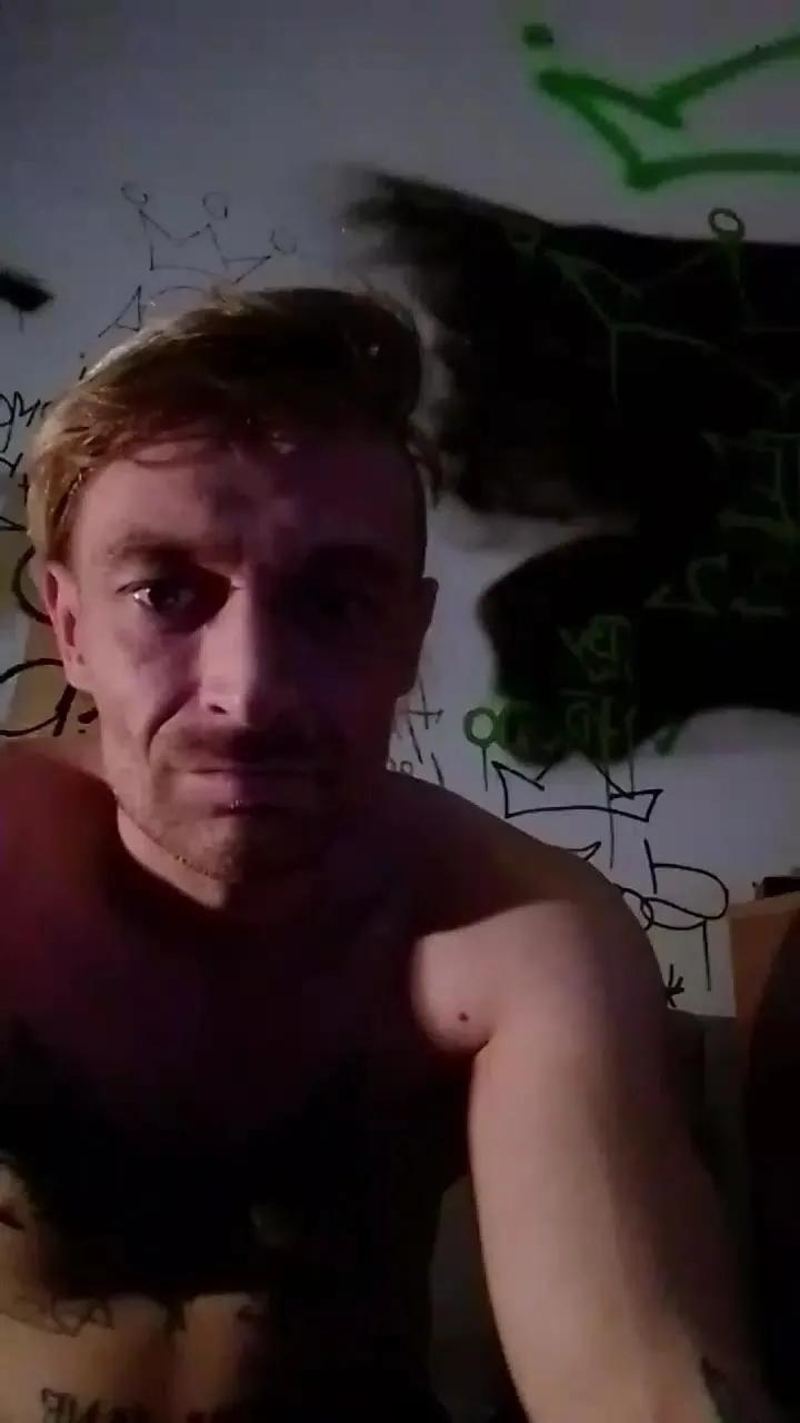 Frodofuck4201 — Freechat on Cam4