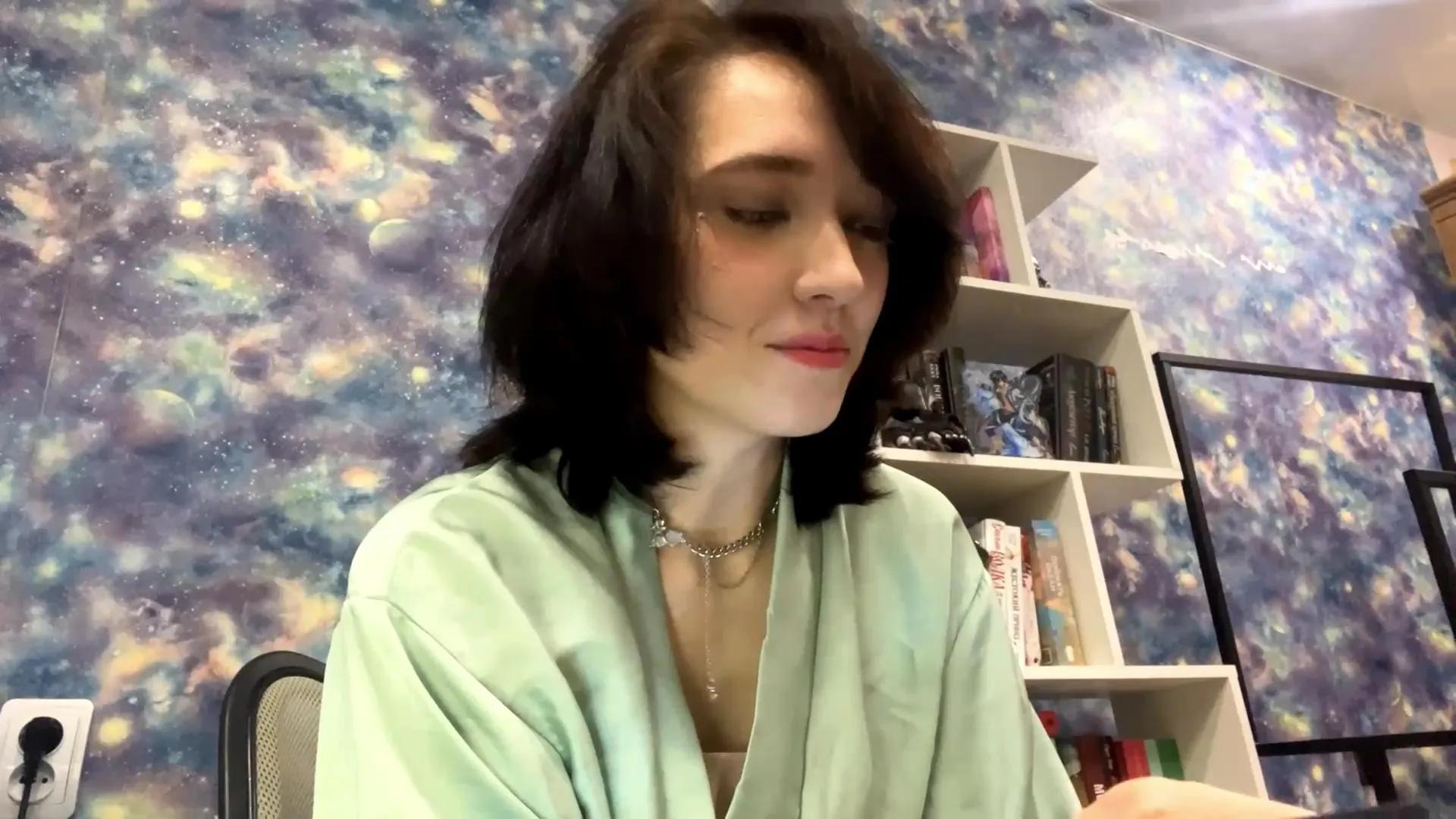 HeideReinholt —  #squirt #striptease #femdom #blowjob #spanking #cosplay #feet