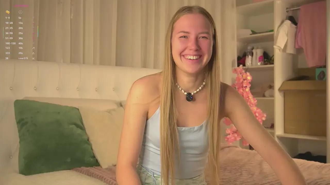 HolliTerre —  #armpits #masturbation #cute #spanking #feet