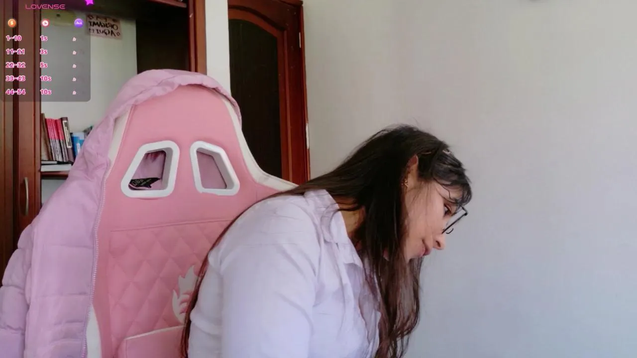 Offline Jade_Zephyra on Cam4