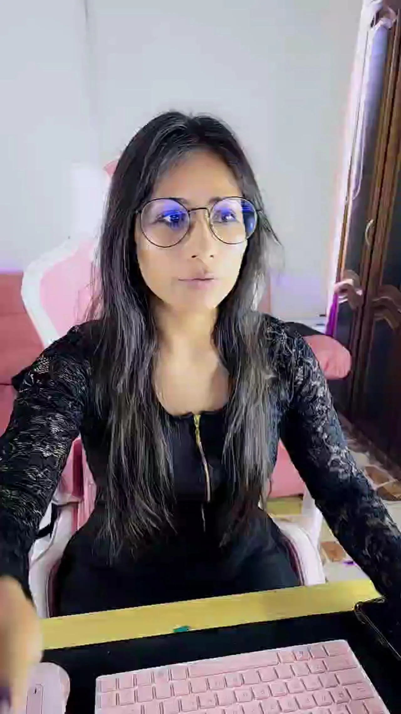 Offline Jade_Zephyra on Cam4