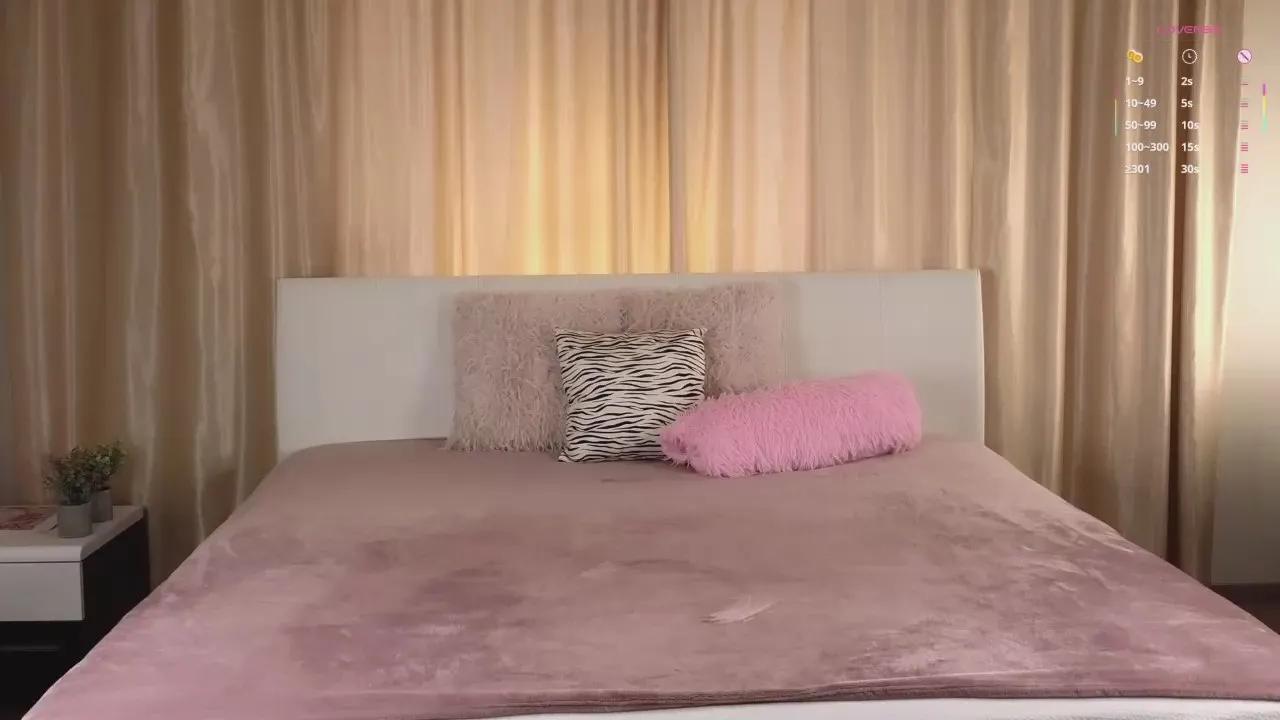 JohanaCorella —  #bigass #C2C #smoke #striptease #cute #spanking #feet