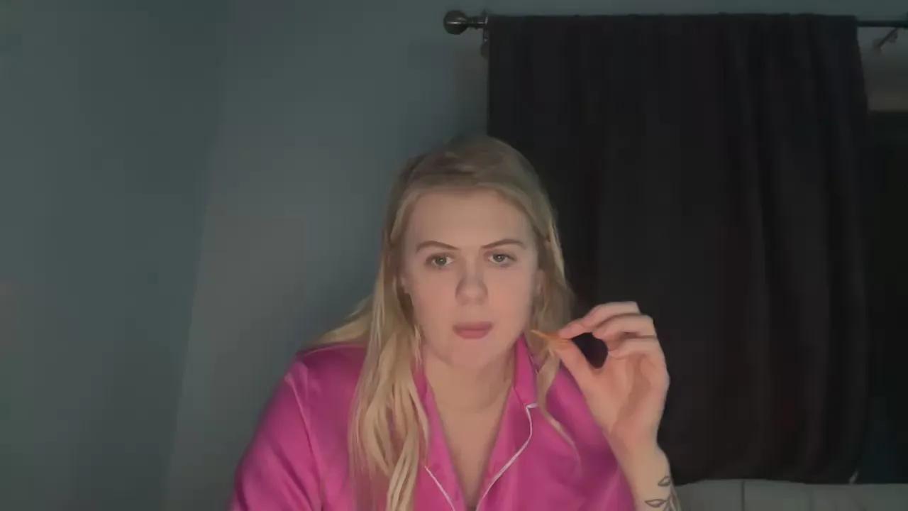 Kittycreamgirl —  #C2C #masturbation #striptease #cute #ass #pussy #pornstar