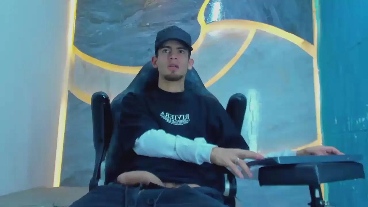 Kroddy_Sw_ —  #pee #smoke #masturbation #armpits #cum #amateur #feet