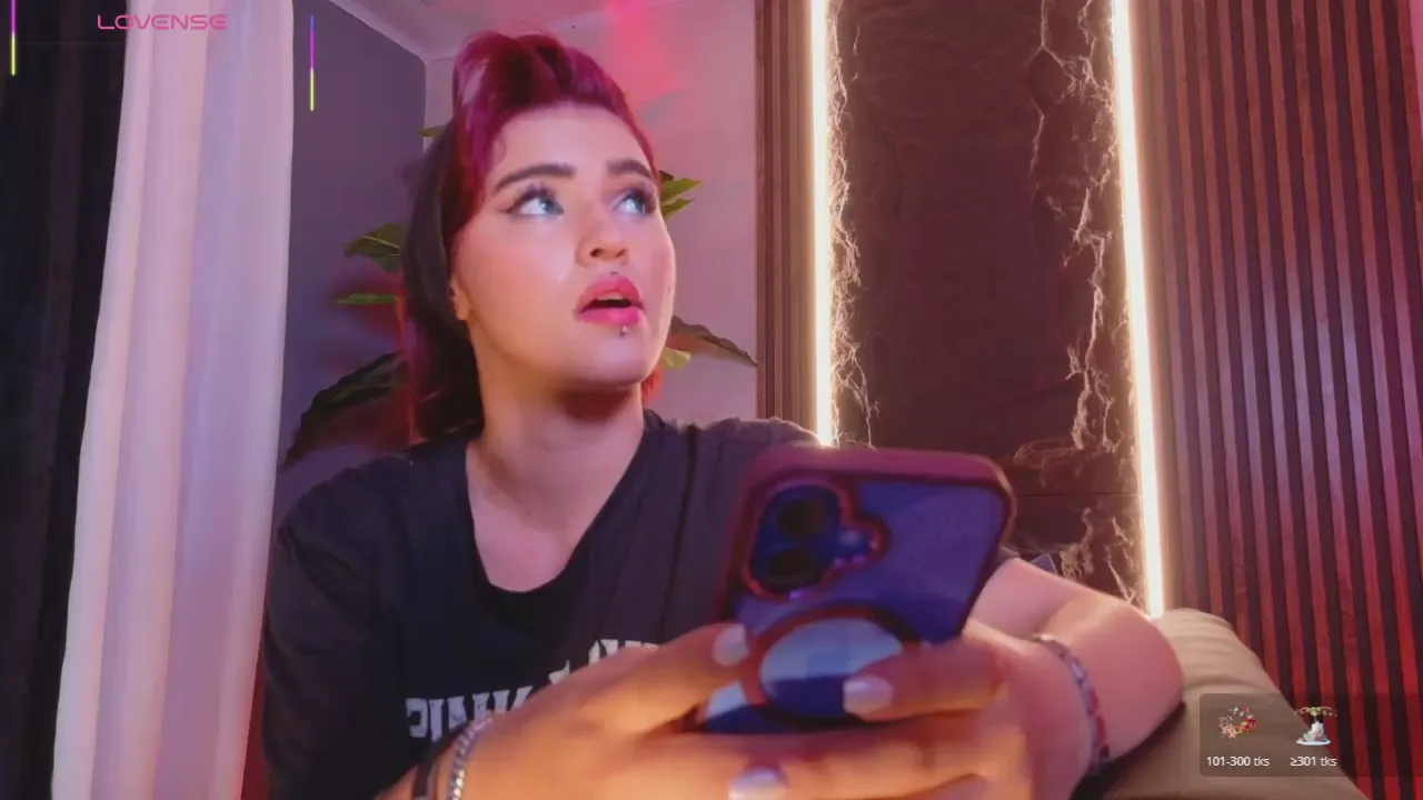 Offline la_diabla_1 on Cam4