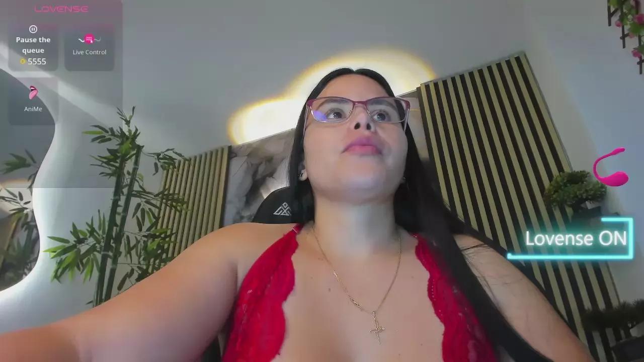 lararoberts_ on Cam4 