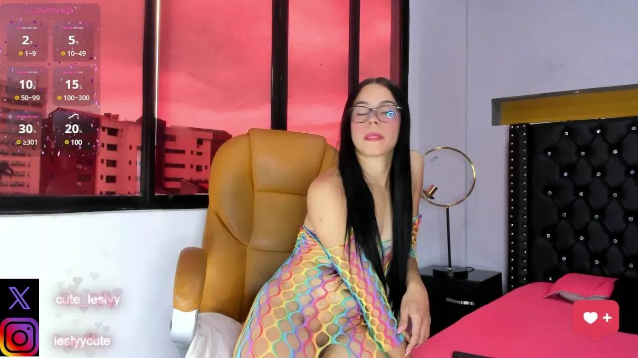 lesly_cute on Cam4 