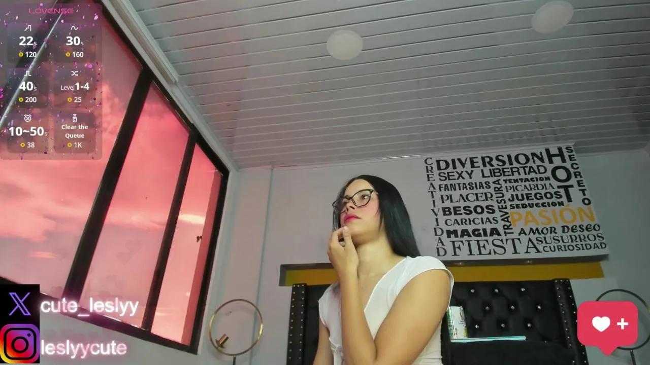 lesly_cute on Cam4 