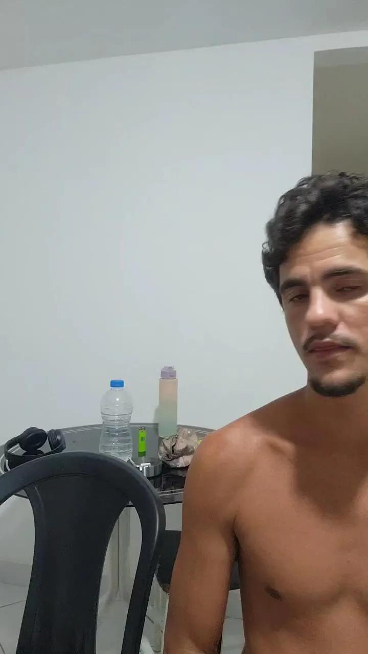 Levi_Henrique — Freechat on Cam4