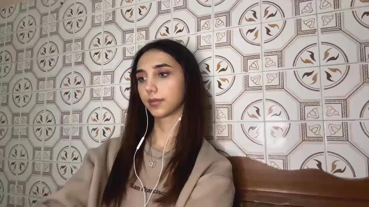 LexieVaka —  #amateur #feet #spanking #pussy #C2C #schoolgirl