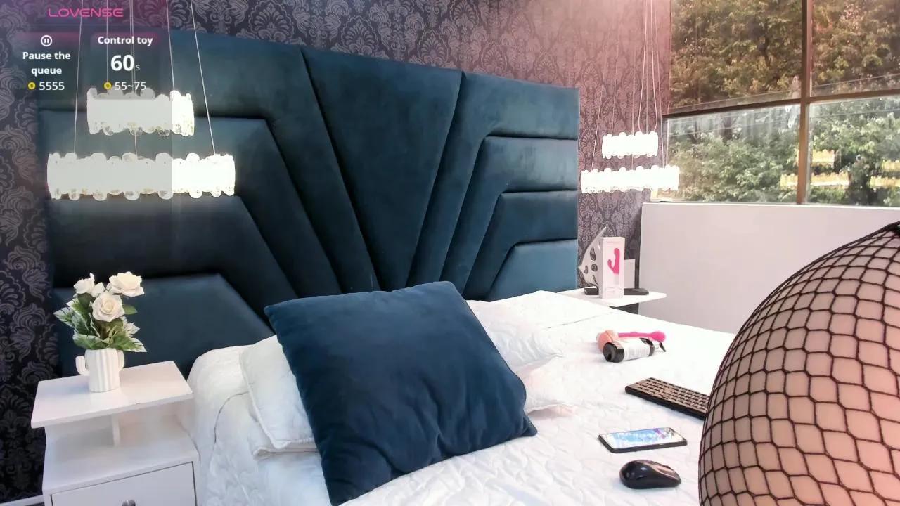 lexiluxuri_ —  #deepthroat #armpits #masturbation #C2C #striptease #spanking #cute