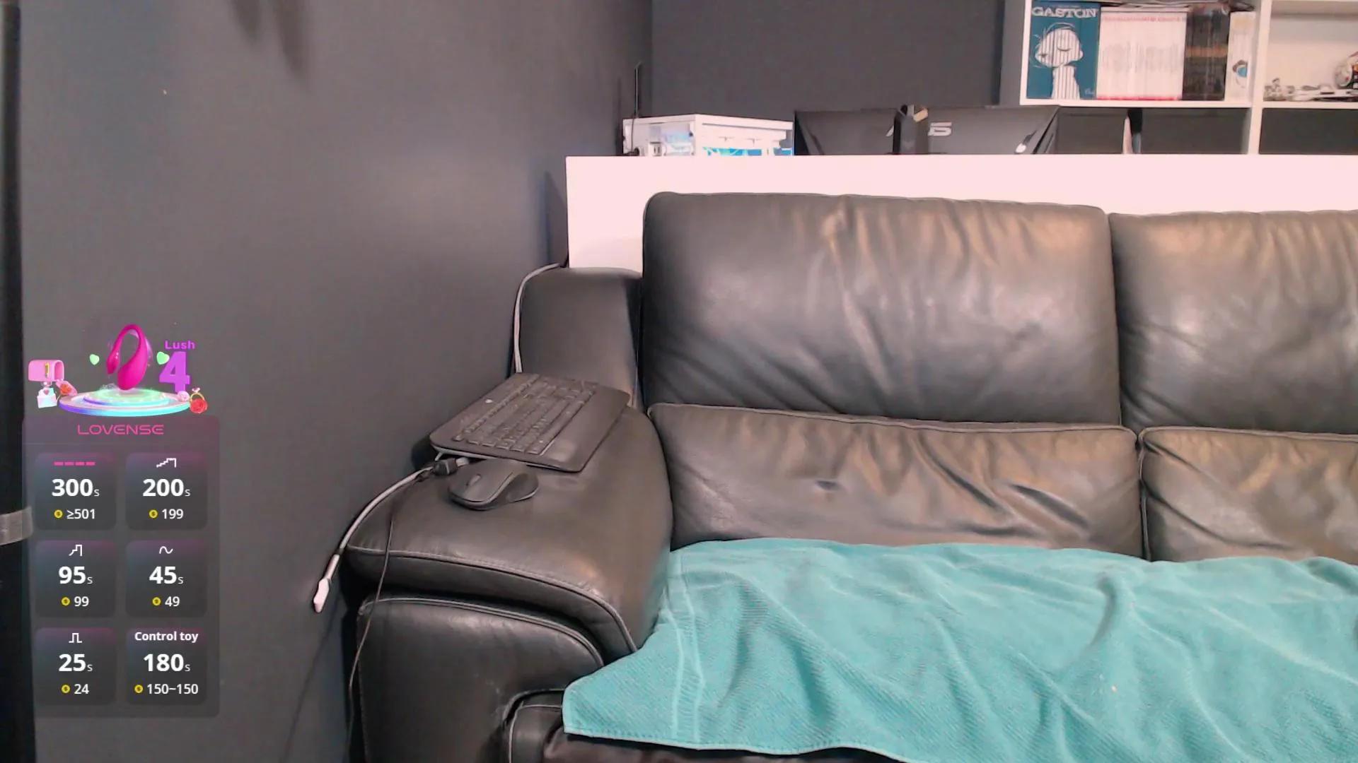 Lili_Bertine on Cam4 