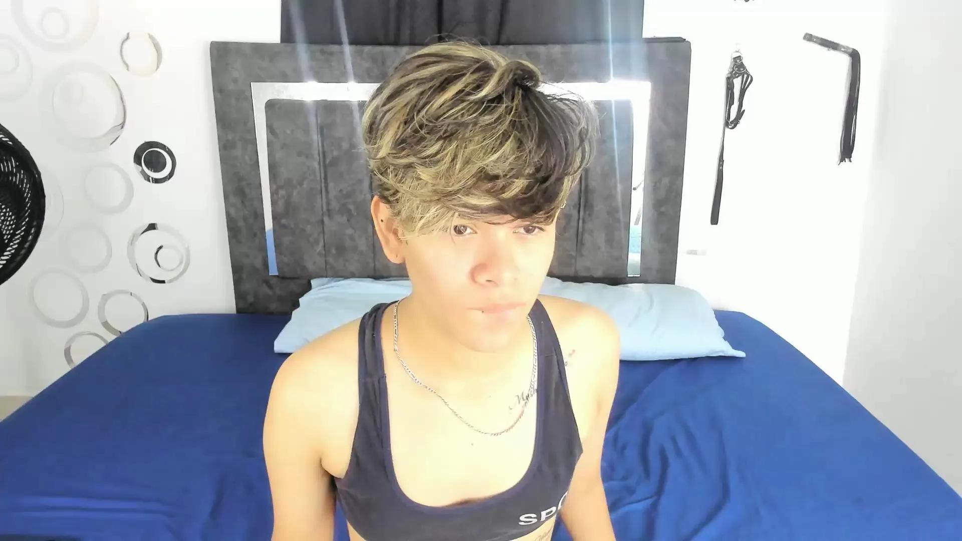 Lily_and_Lina —  #bigass #femdom #spanking