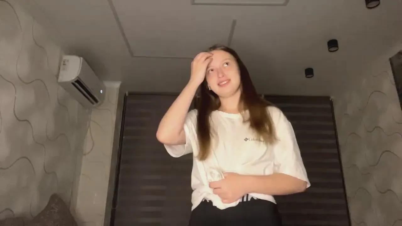 LouveniaBlatz on Cam4