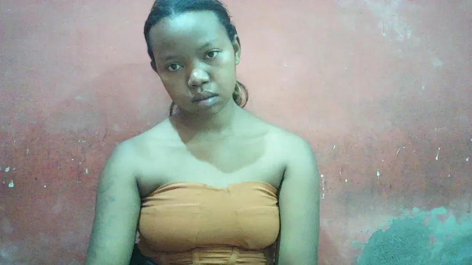 LovelyAngelah on Cam4