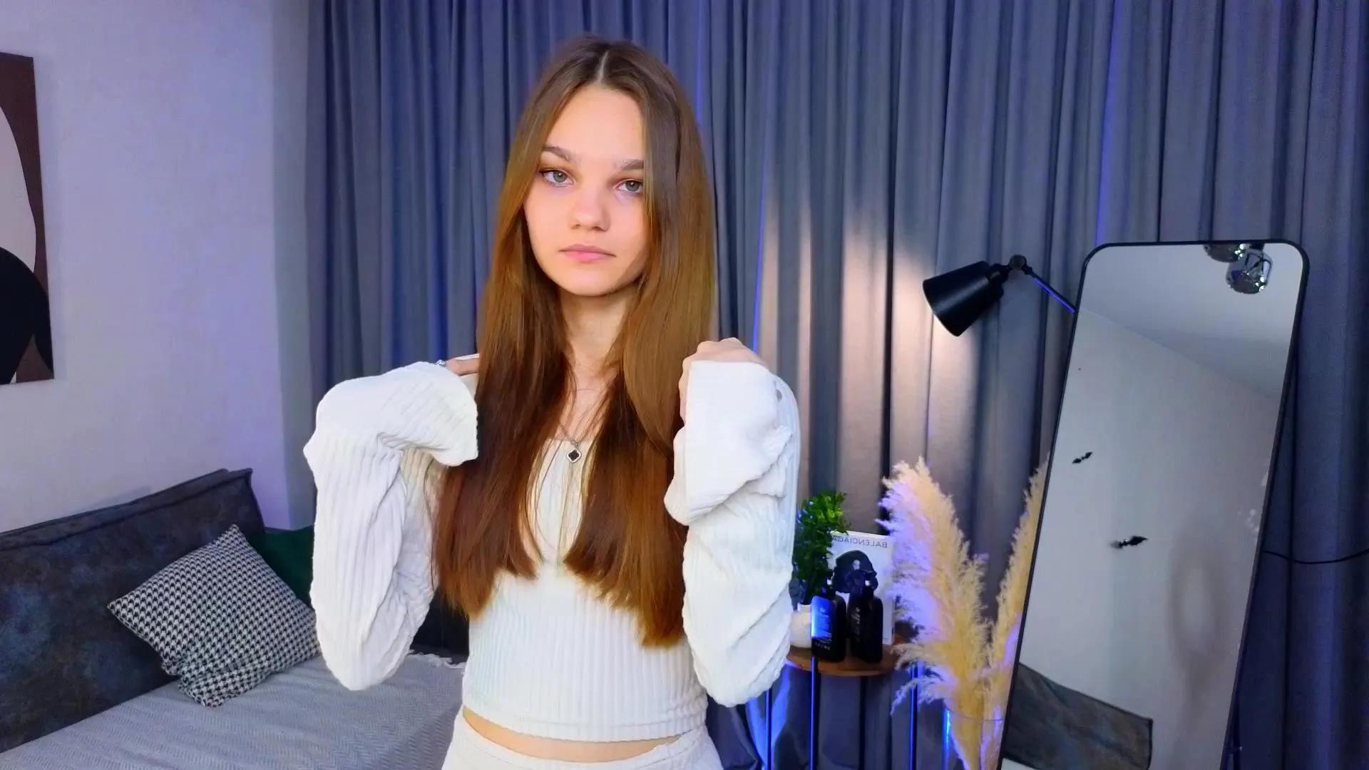 LydiaBlyth —  #C2C #squirt #striptease #cum #feet #anal