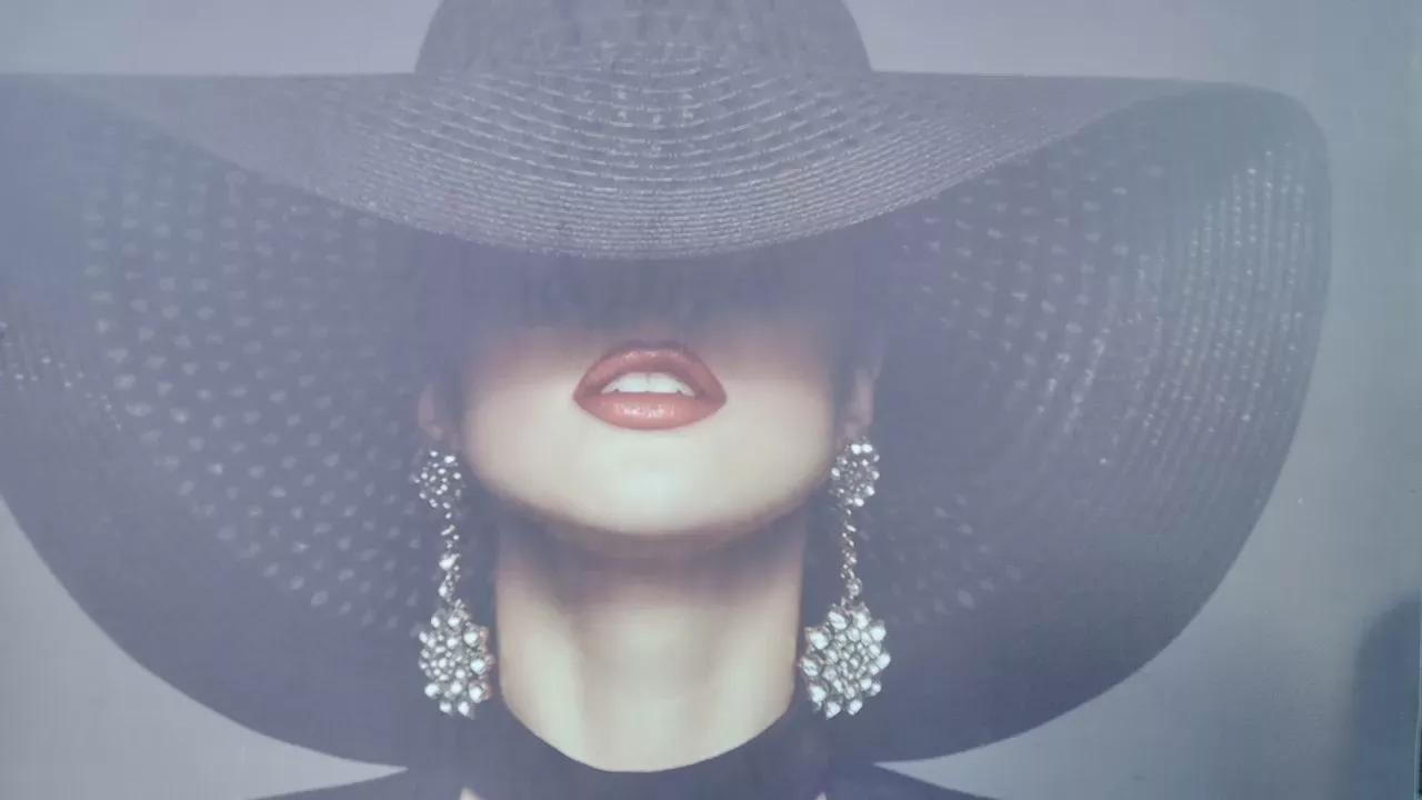 Madame_Luxury on Cam4 