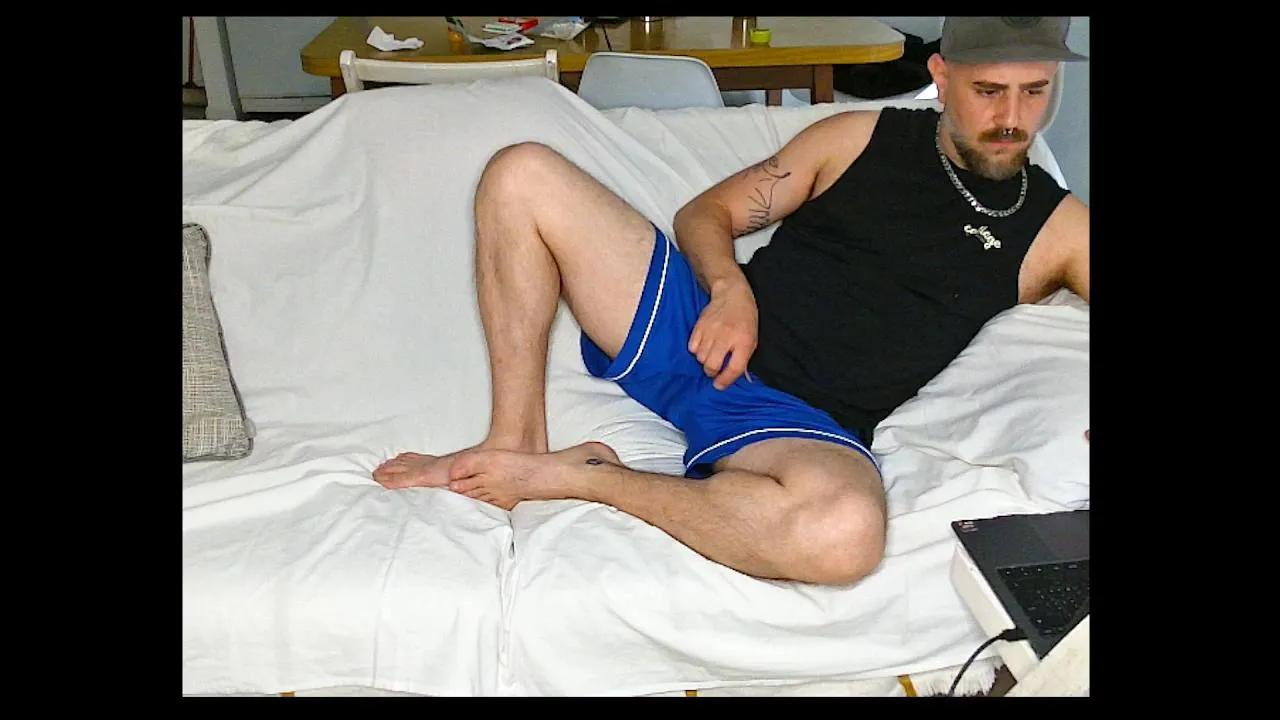 makeme_do_it —  #cum #analtoys #armpits #smoke #milk #masturbation #feet