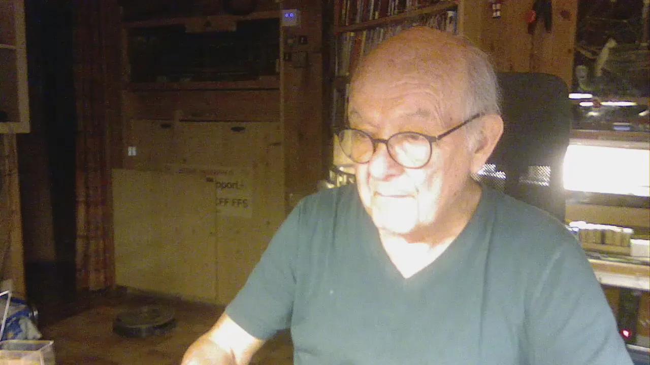 mandarin_ch —  #bdsm #pee #french #masturbation #C2C #striptease #mandarin_ch