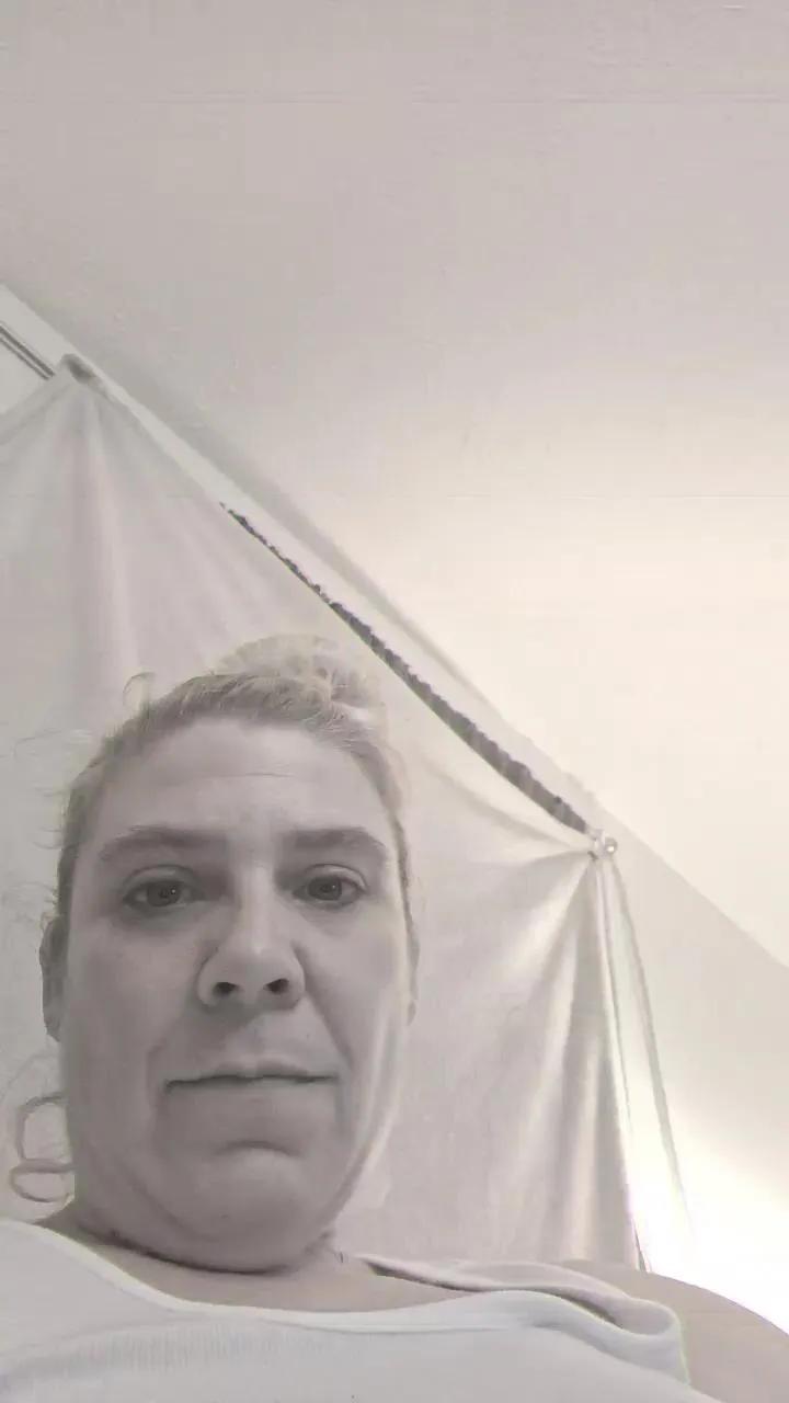 mindy2025_ —  #C2C #masturbation #smoke ##fatpussy ##bignaturaltits