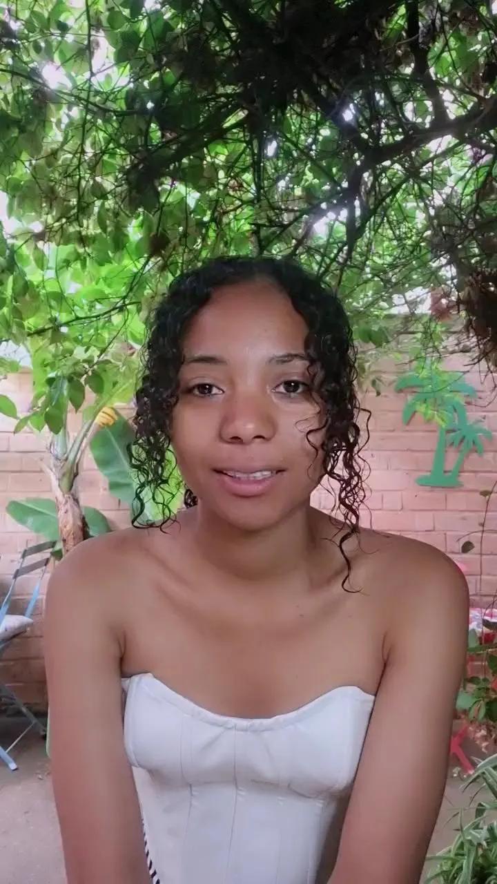 Offline NickiFrenchy on Cam4