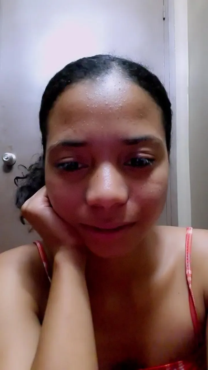 Offline NickiFrenchy on Cam4