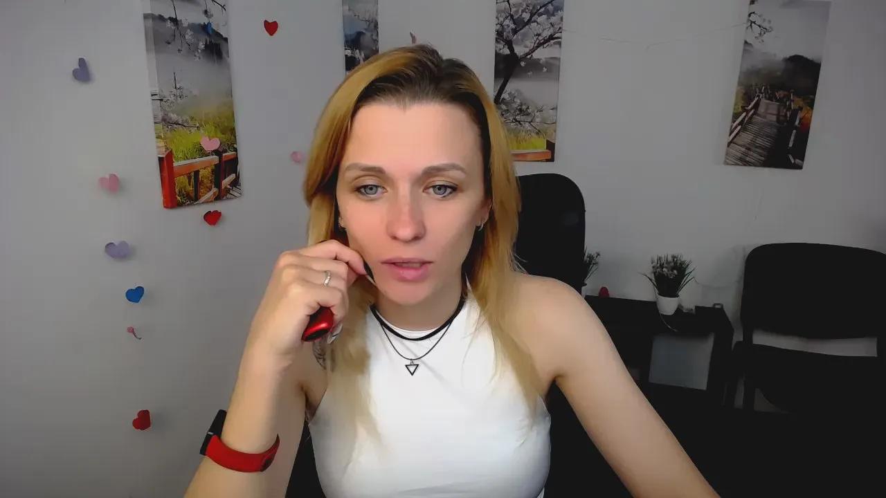 PeppyMia —  #armpits #smoke #C2C #striptease #spanking #cute #new