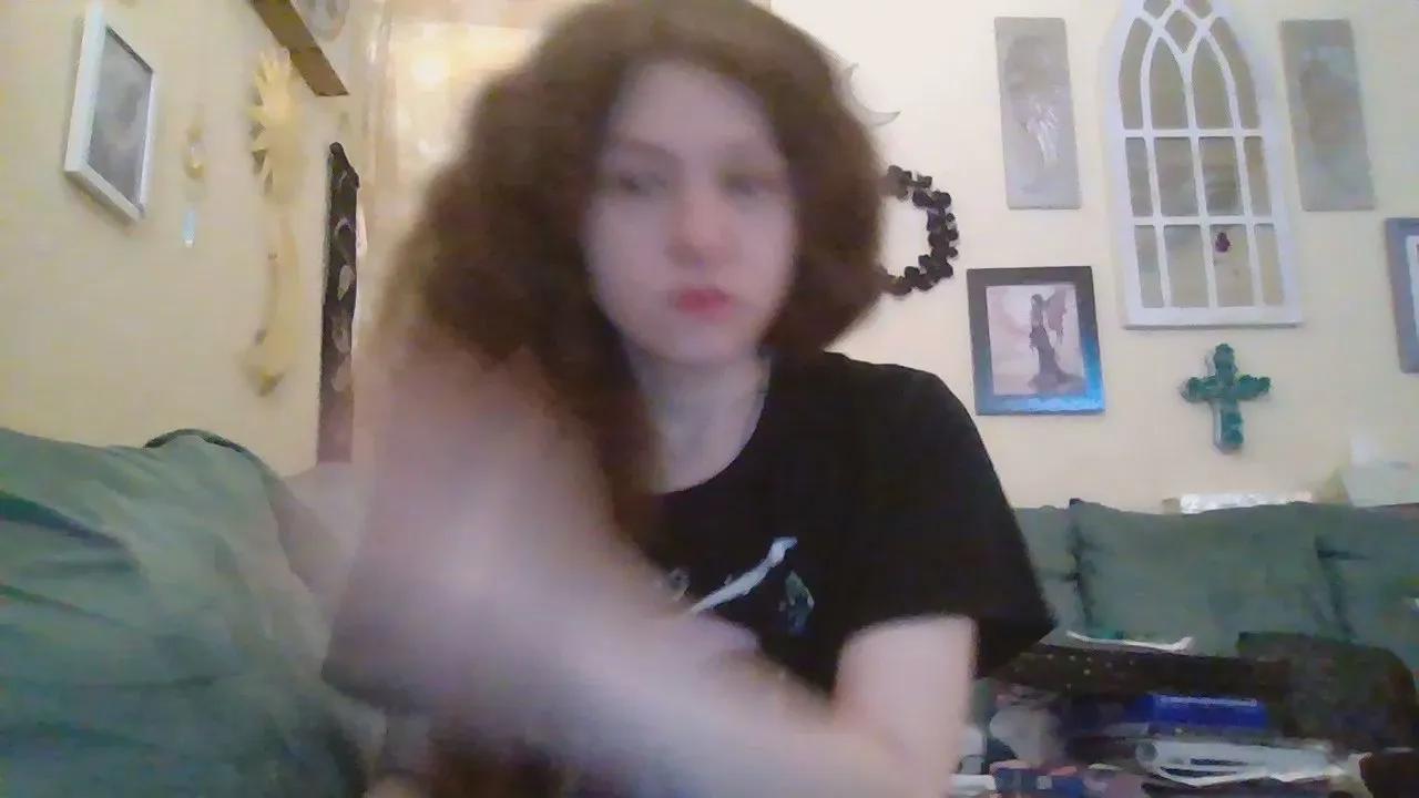 QueenCrimson on Cam4 