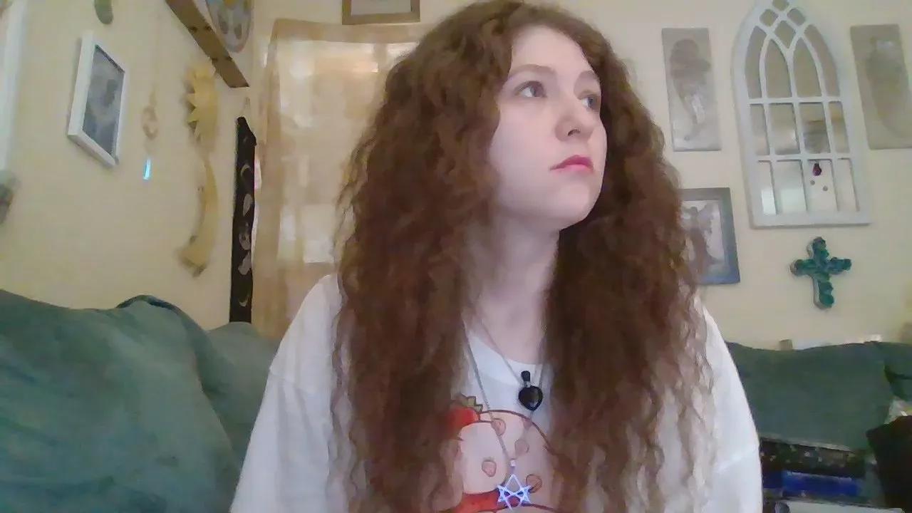 QueenCrimson on Cam4 