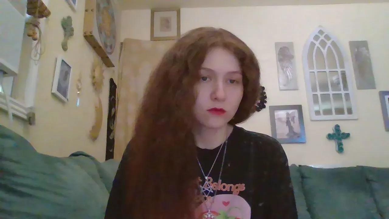 QueenCrimson on Cam4 