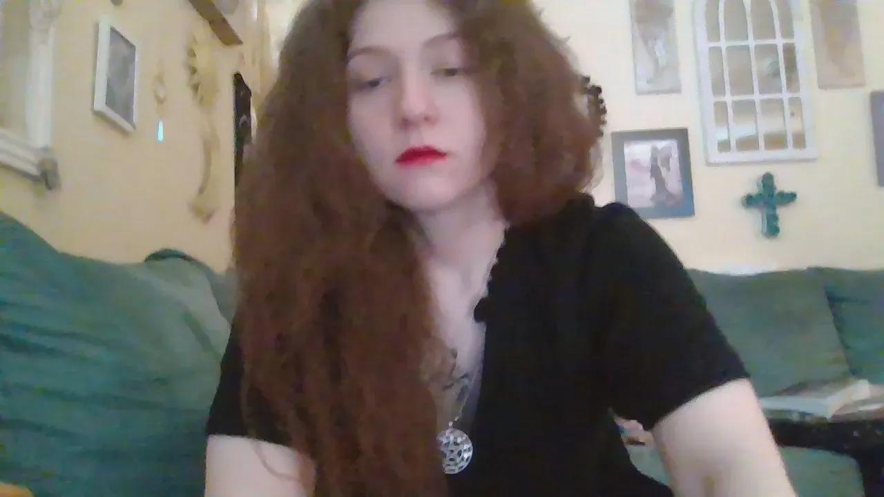 QueenCrimson on Cam4 