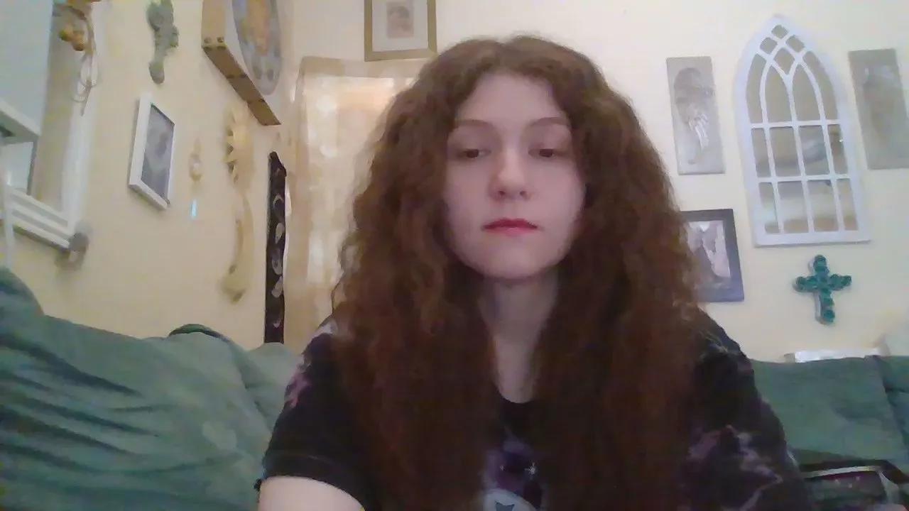 QueenCrimson on Cam4 