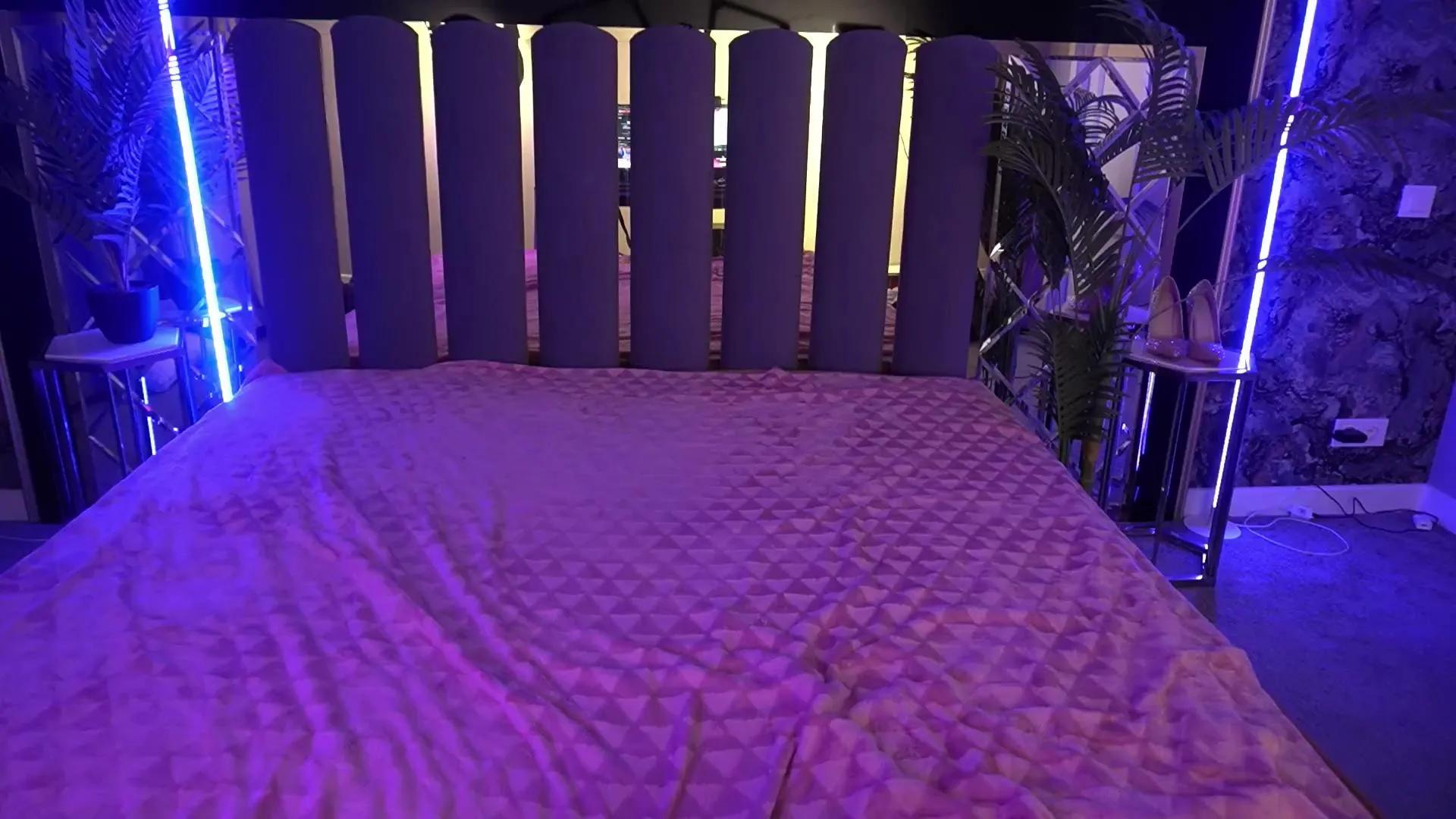 RoseMonroee — Freechat on Cam4