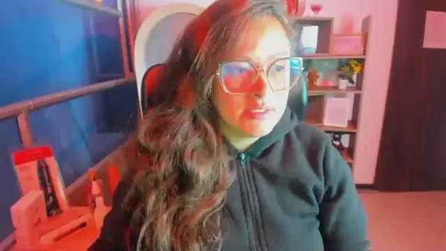 Sara_Thonson_ on Cam4 