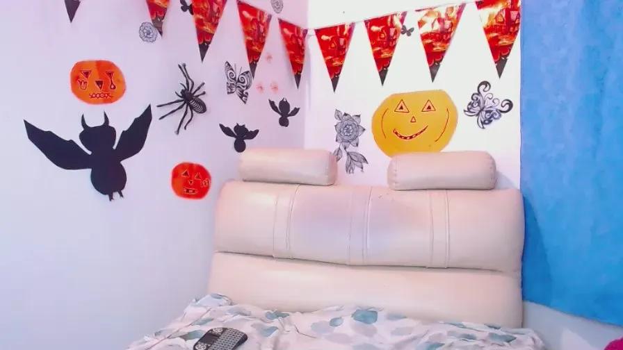 sarabigcock1 on Cam4 