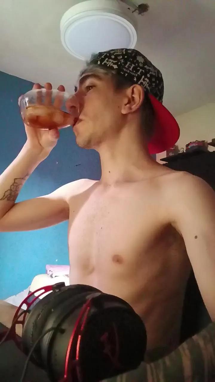 skinnywhitebull on Cam4